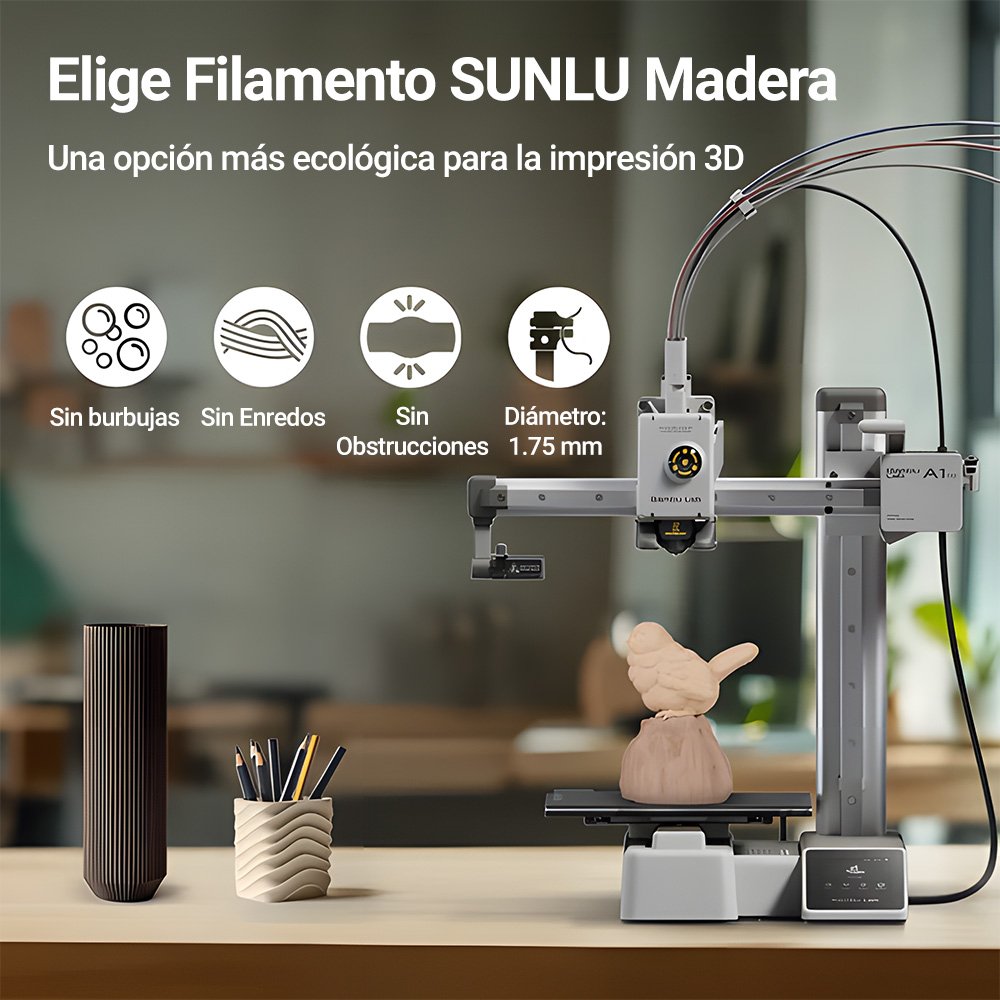 Imagen de una impresora 3D Bambu Lab A1 Mini imprimiendo una escultura de madera con filamento Sunlu. En primer plano, un florero y un portalápices impresos en 3D con acabado de madera. Destacados iconos con ventajas del filamento: sin burbujas, sin enredos, sin obstrucciones y diámetro de 1.75 mm.