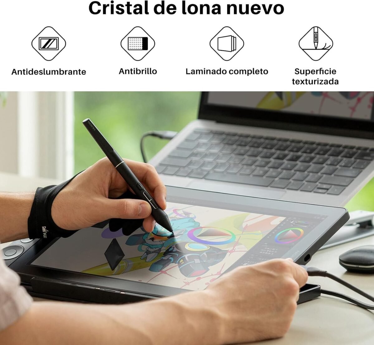 Persona usando tableta Huion Kamvas con pantalla texturizada conectada a laptop. Disponible en Smartec Store en Quito