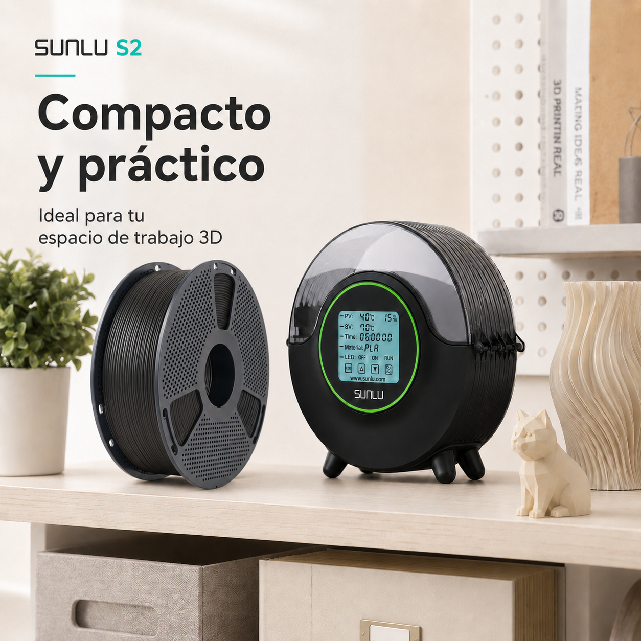 Secador de filamentos SUNLU S2 compacto y práctico de Smartec Store, ideal para mantener el filamento seco en espacios de trabajo 3D