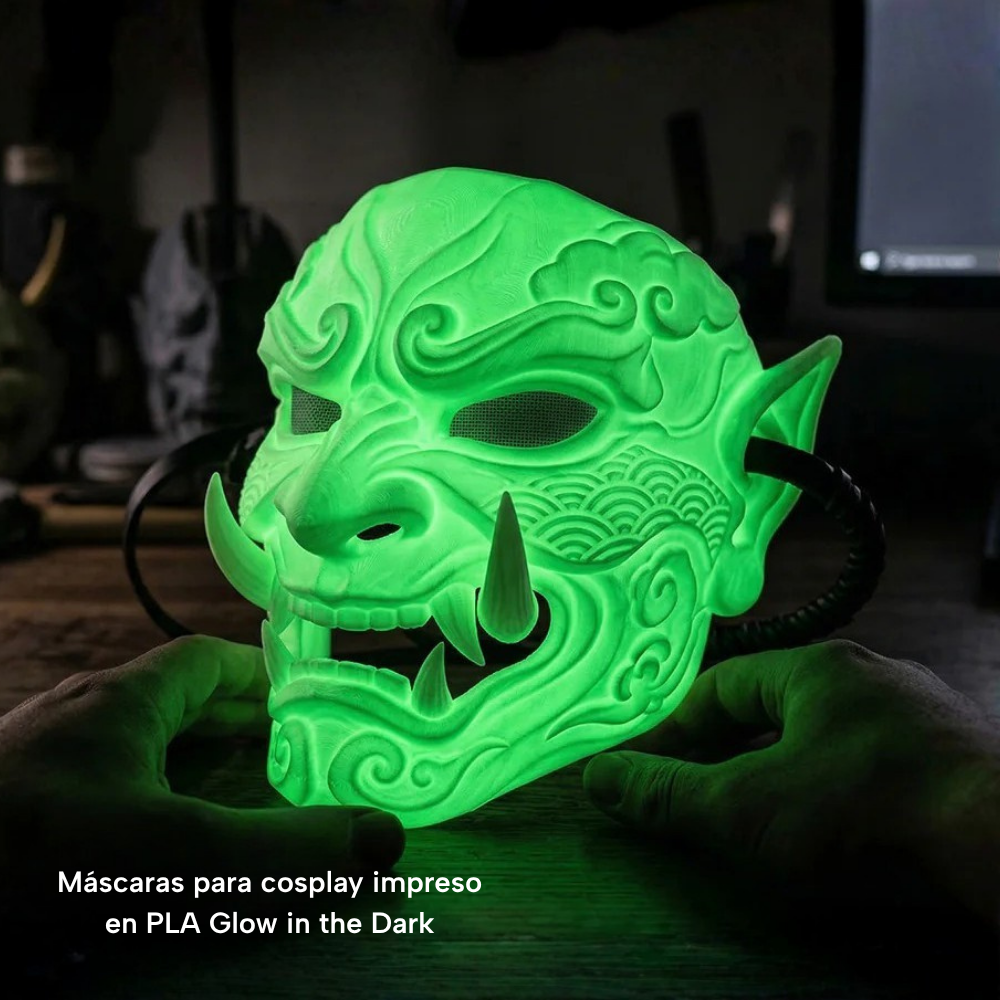 Máscara luminosa impresa en 3D con filamento Glow in the Dark disponible en Smartec Store Ecuador